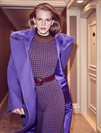 Set colorat de pantaloni și bluză fără mâneci